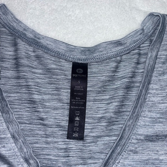 90 Degree By Reflex Heather Gray V-Neck Womens Athletic Tee - Picture 3 of 3